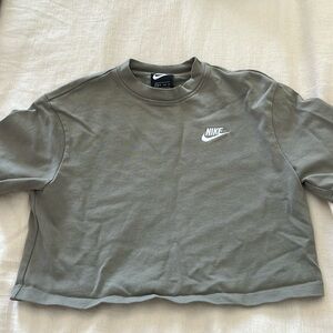 Nike cropped athletic top xs